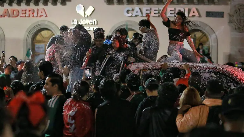 Afición duranguense celebra triunfo de México VS Ecuador